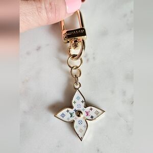 Louis Vuitton Takashi Murakami Multicolor Monogram Flower Key Charm 💕